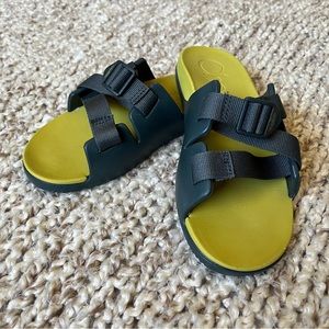 Chaco Chillos Slide, Size K5 (children’s 5)